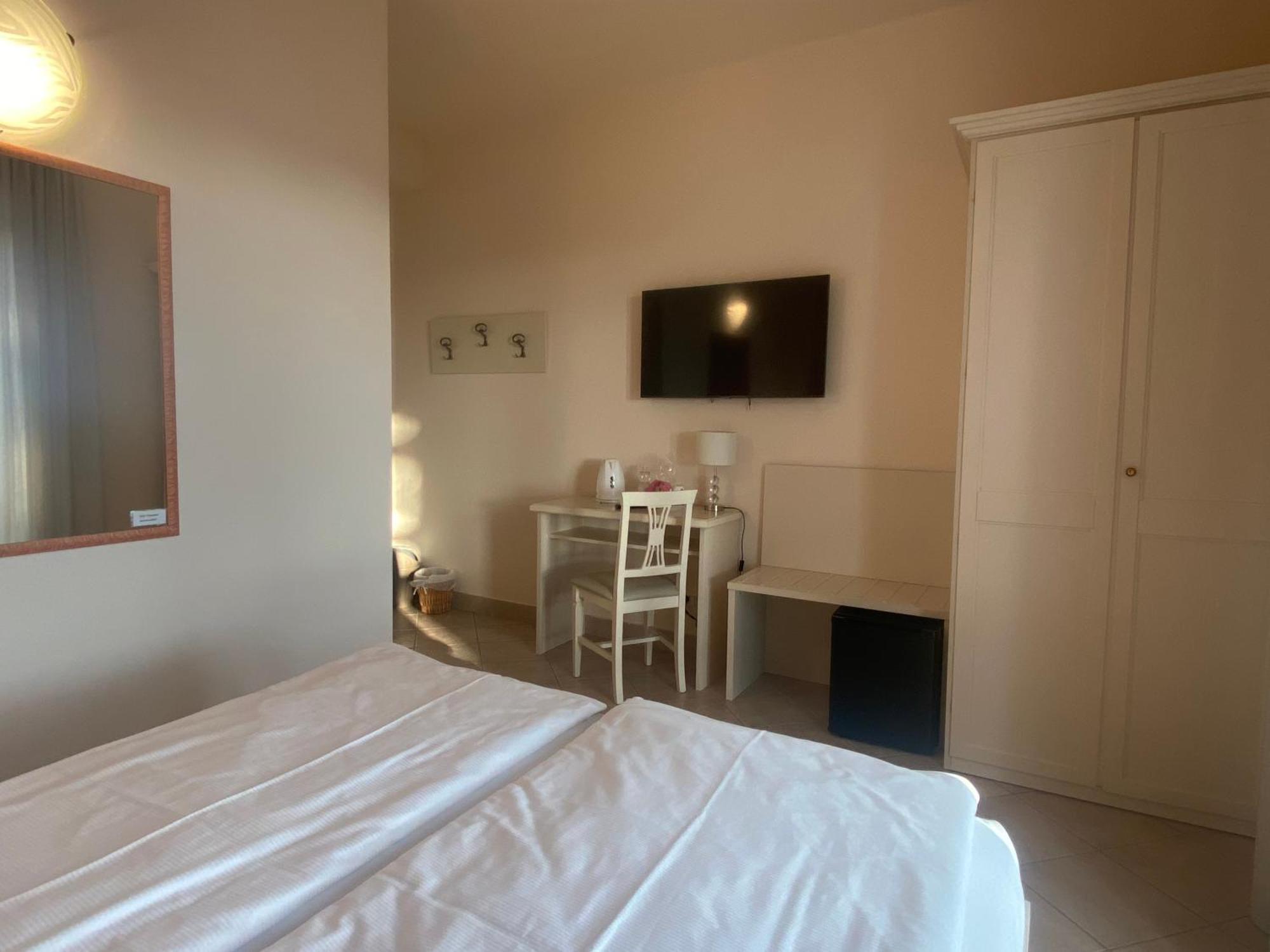 Betty'S House Bed & Breakfast Lazise Ngoại thất bức ảnh